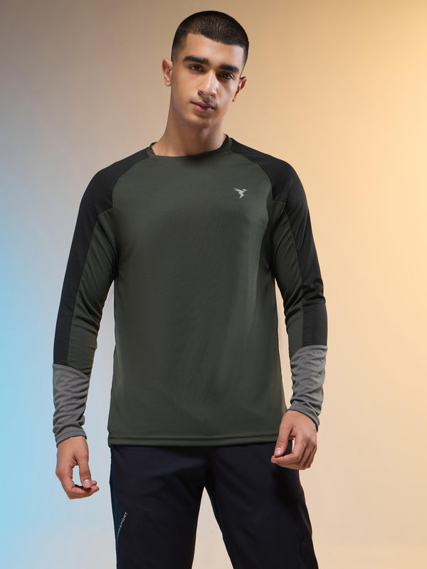 Men Colorblock Slim Fit Crew Neck T-shirt with TECHNO COOL+