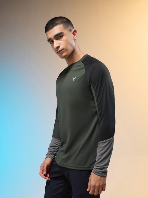 Men Colorblock Slim Fit Crew Neck T-shirt with TECHNO COOL+