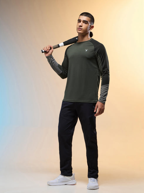 Men Colorblock Slim Fit Crew Neck T-shirt with TECHNO COOL+