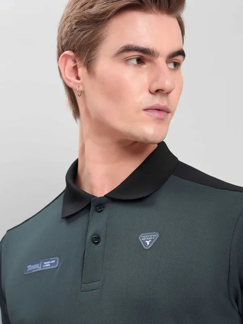 Men Colorblock Slim Fit Polo T-shirt with TECHNO COOL+