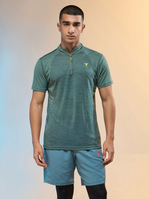 Men Melange Slim Fit Mock Neck T-shirt with TECHNO COOL+