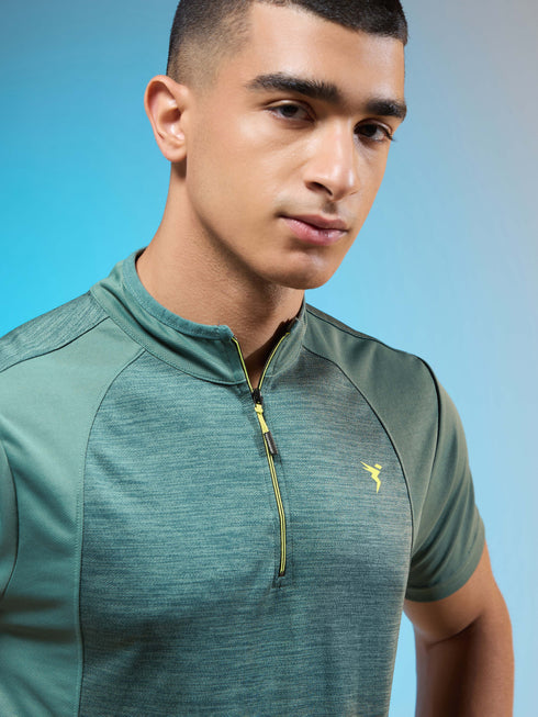 Men Melange Slim Fit Mock Neck T-shirt with TECHNO COOL+