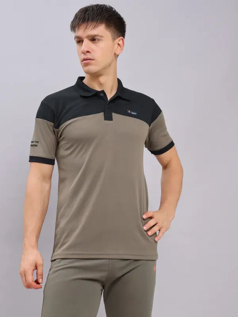 Men Colorblock Slim Fit Polo T-shirt with TECHNO DRY