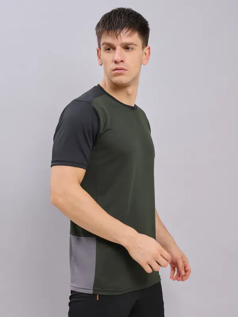 Men Colorblock Slim Fit Crew Neck T-shirt with TECHNO COOL+