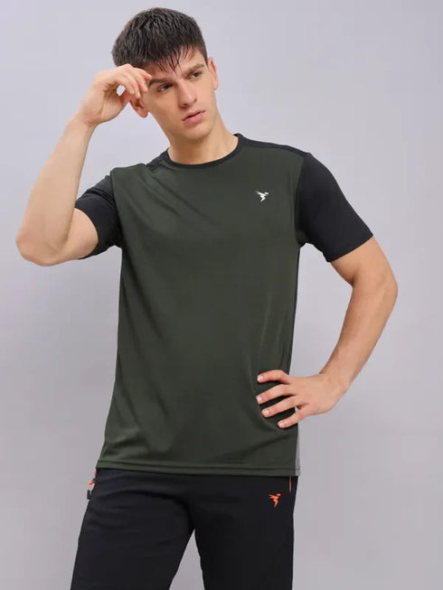 Men Colorblock Slim Fit Crew Neck T-shirt with TECHNO COOL+