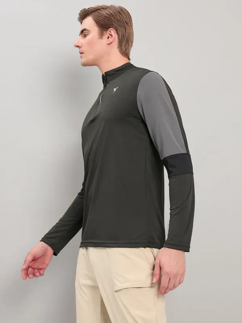 Men Colorblock Slim Fit Mock Neck T-shirt with TECHNO COOL+