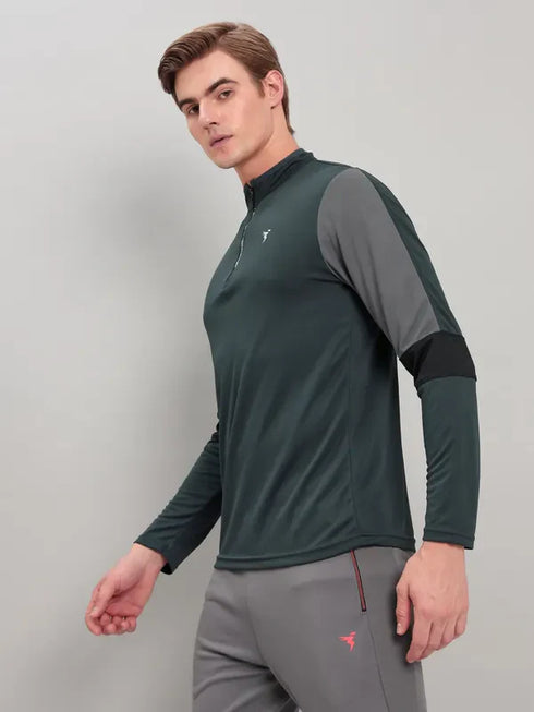 Men Colorblock Slim Fit Mock Neck T-shirt with TECHNO COOL+