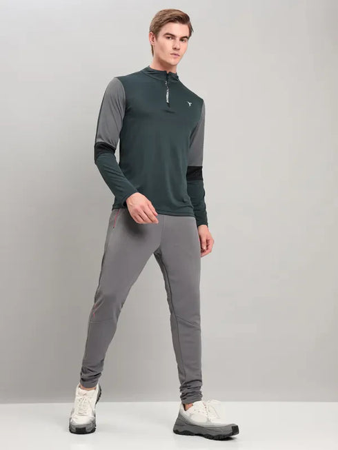 Men Colorblock Slim Fit Mock Neck T-shirt with TECHNO COOL+