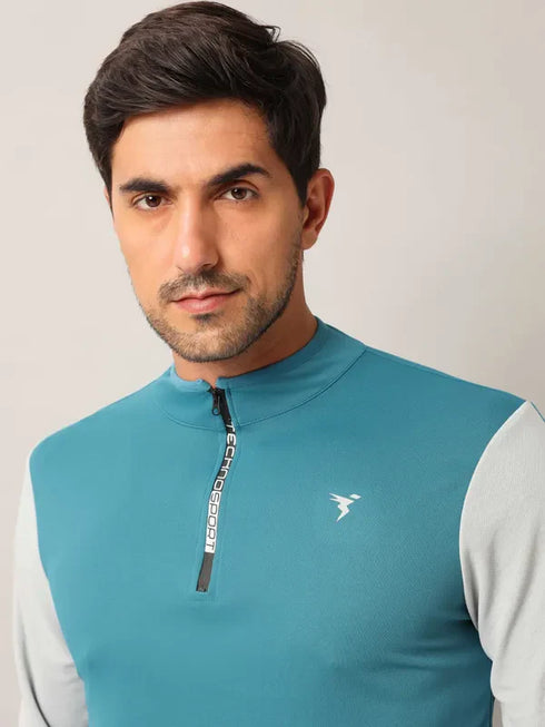 Men Colorblock Slim Fit Mock Neck T-shirt with TECHNO COOL+
