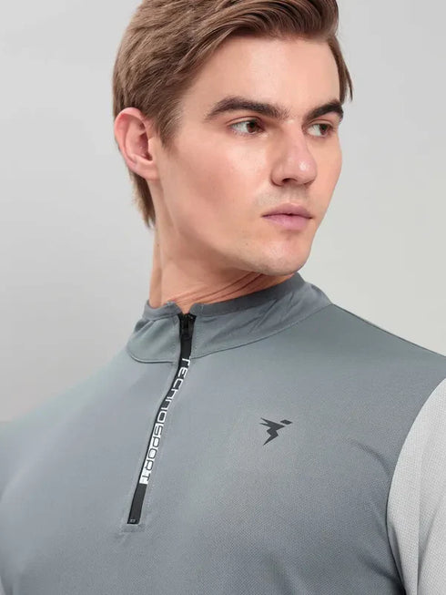 Men Colorblock Slim Fit Mock Neck T-shirt with TECHNO COOL+