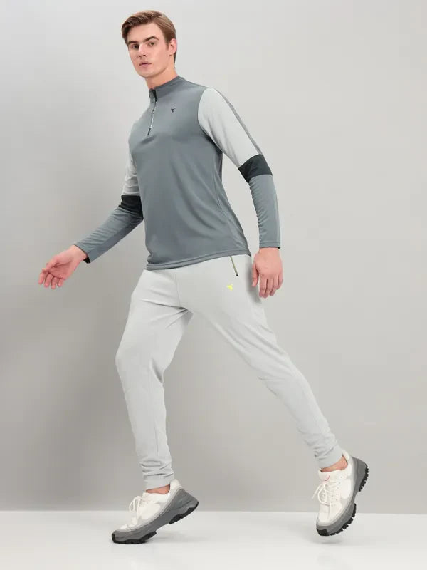 Men Colorblock Slim Fit Mock Neck T-shirt with TECHNO COOL+