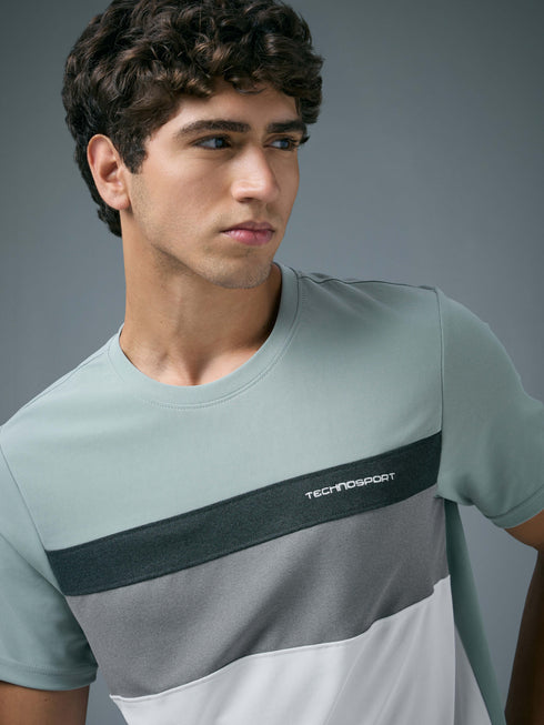 Men Colorblock Slim Fit Crew Neck T-shirt with MATPIQ