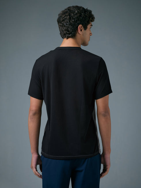 Men Colorblock Slim Fit Crew Neck T-shirt with MATPIQ