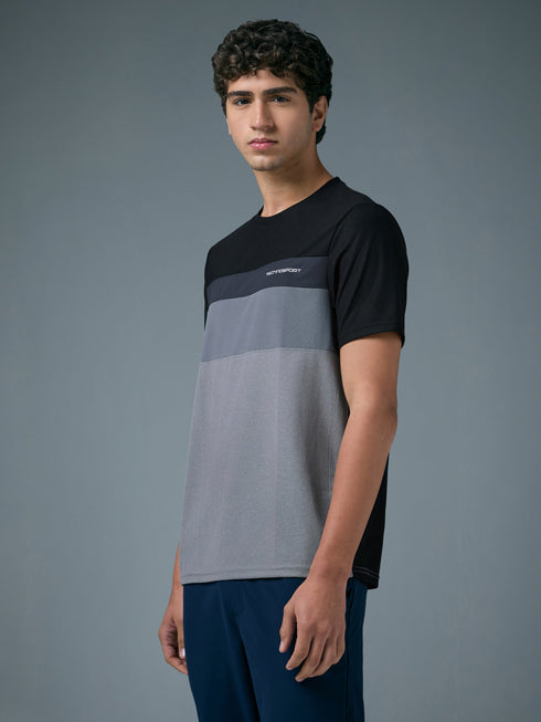 Men Colorblock Slim Fit Crew Neck T-shirt with MATPIQ