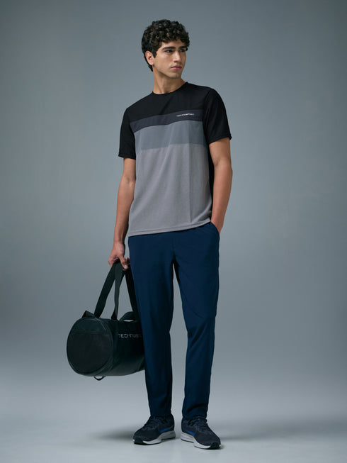 Men Colorblock Slim Fit Crew Neck T-shirt with MATPIQ