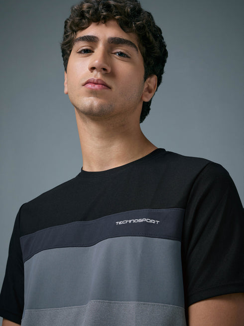 Men Colorblock Slim Fit Crew Neck T-shirt with MATPIQ