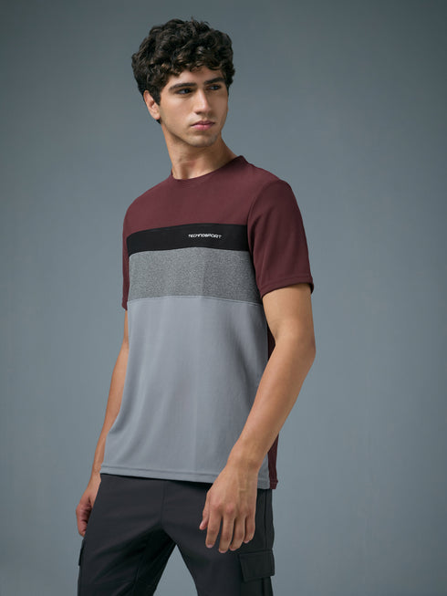 Men Colorblock Slim Fit Crew Neck T-shirt with MATPIQ