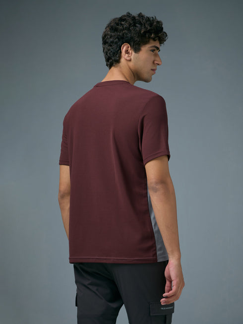Men Colorblock Slim Fit Crew Neck T-shirt with MATPIQ