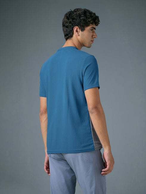 Men Colorblock Slim Fit Crew Neck T-shirt with MATPIQ