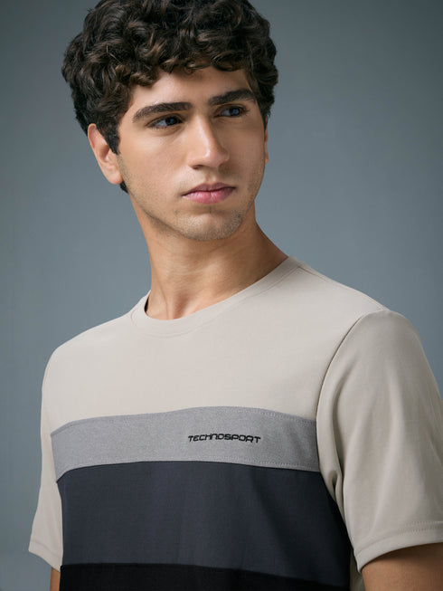 Men Colorblock Slim Fit Crew Neck T-shirt with MATPIQ
