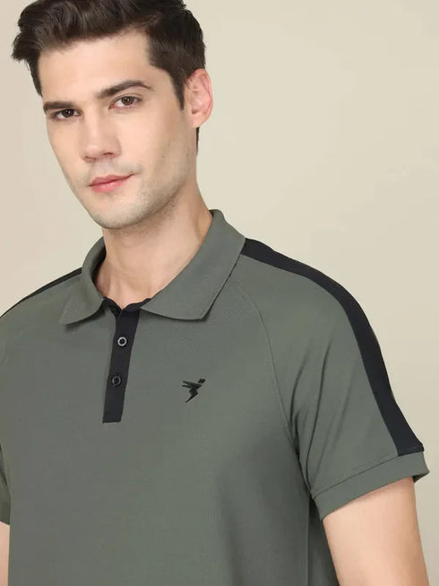 Men Colorblock Slim Fit Polo T-shirt with MATPIQ