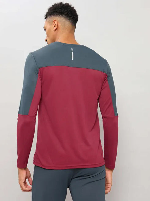 Men Colorblock Slim Fit Crew Neck T-shirt with TECHNO COOL+
