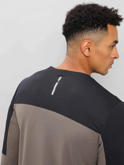 Men Colorblock Slim Fit Crew Neck T-shirt with TECHNO COOL+