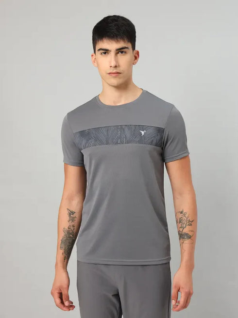 Men Printed Slim Fit Crew Neck T-shirt with TECHNO COOL+