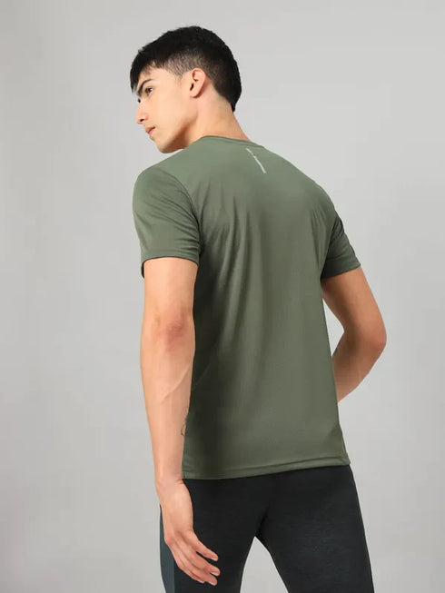 Men Printed Slim Fit Crew Neck T-shirt with TECHNO COOL+