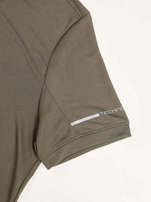 Men Solid Slim Fit Polo T-shirt with TECHNO COOL+