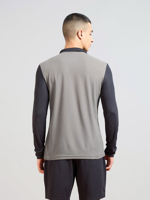 Men Colorblock Slim Fit Polo T-shirt with MATPIQ