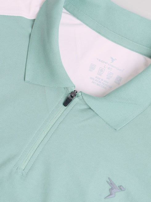 Men Colorblock Slim Fit Polo T-shirt with MATPIQ