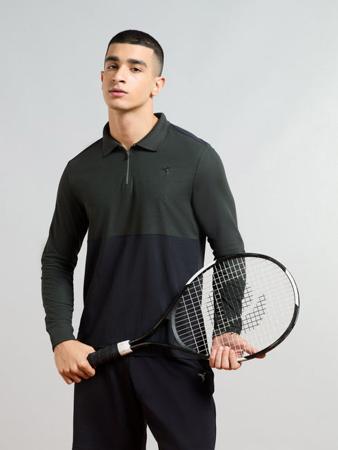 Men Colorblock Slim Fit Polo T-shirt with MATPIQ