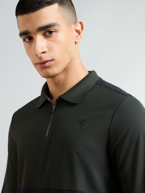 Men Colorblock Slim Fit Polo T-shirt with MATPIQ