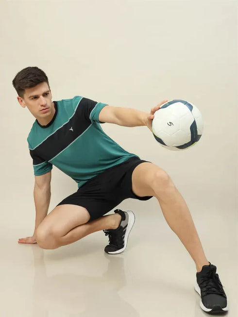 Men Colorblock Slim Fit Crew Neck T-shirt with TECHNO COOL+
