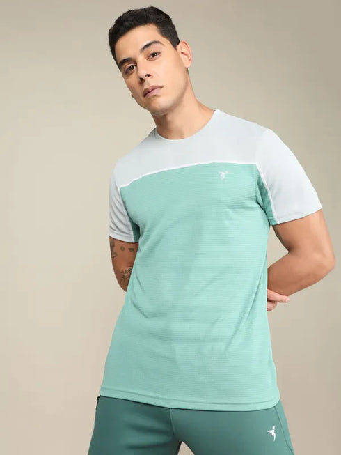 Men Colorblock Slim Fit Crew Neck T-shirt with TECHNO COOL+