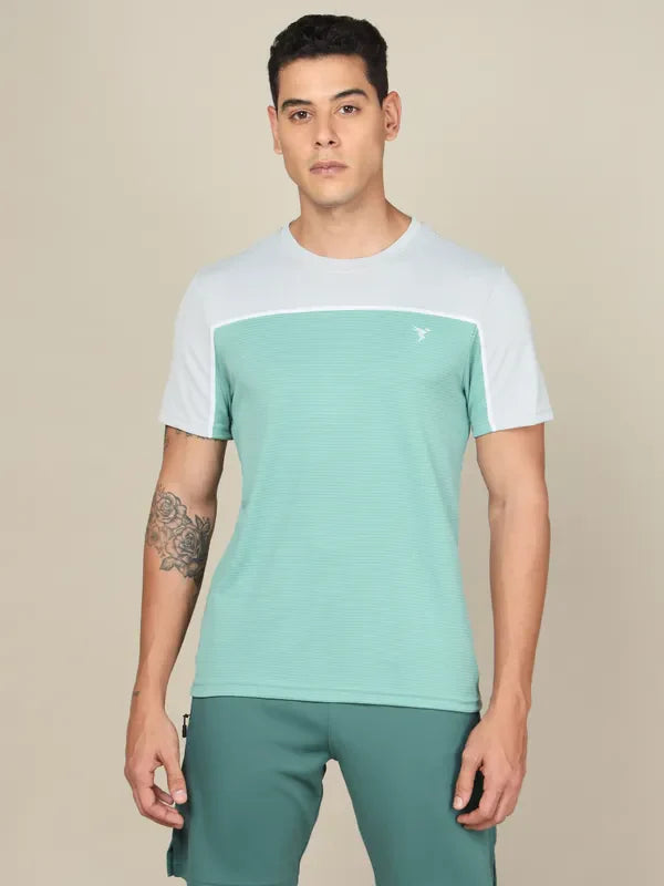 Men Colorblock Slim Fit Crew Neck T-shirt with TECHNO COOL+