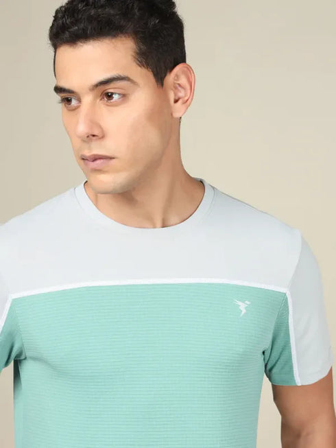 Men Colorblock Slim Fit Crew Neck T-shirt with TECHNO COOL+