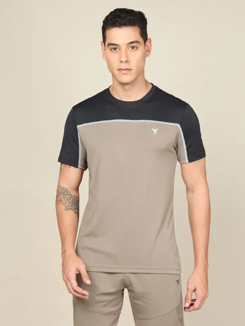 Men Colorblock Slim Fit Crew Neck T-shirt with TECHNO COOL+