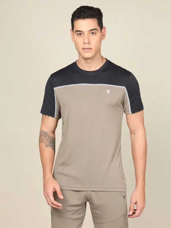 Men Colorblock Slim Fit Crew Neck T-shirt with TECHNO COOL+