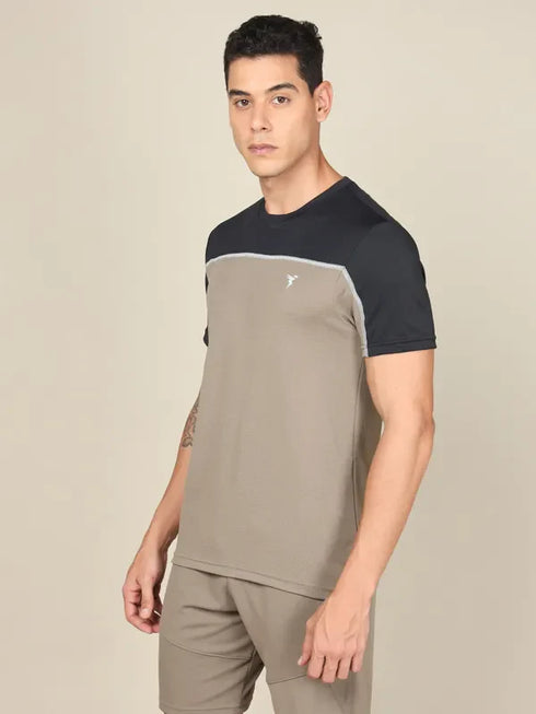 Men Colorblock Slim Fit Crew Neck T-shirt with TECHNO COOL+