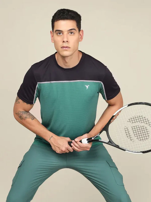 Men Colorblock Slim Fit Crew Neck T-shirt with TECHNO COOL+