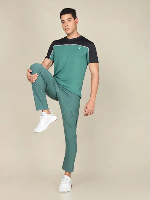 Men Colorblock Slim Fit Crew Neck T-shirt with TECHNO COOL+