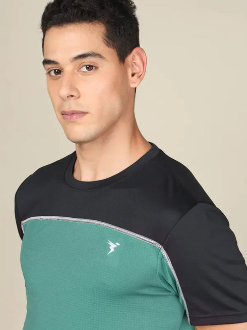 Men Colorblock Slim Fit Crew Neck T-shirt with TECHNO COOL+