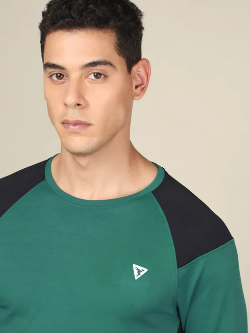 Men Colorblock Slim Fit Crew Neck T-shirt with TECHNO COOL+