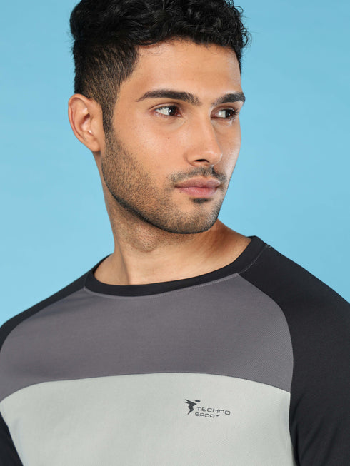 Men Colorblock Slim Fit Crew Neck T-shirt with TECHNO COOL+