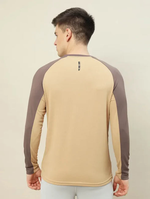Men Colorblock Slim Fit Crew Neck T-shirt with TECHNO COOL+