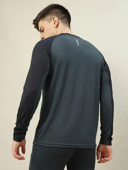 Men Colorblock Slim Fit Crew Neck T-shirt with TECHNO COOL+