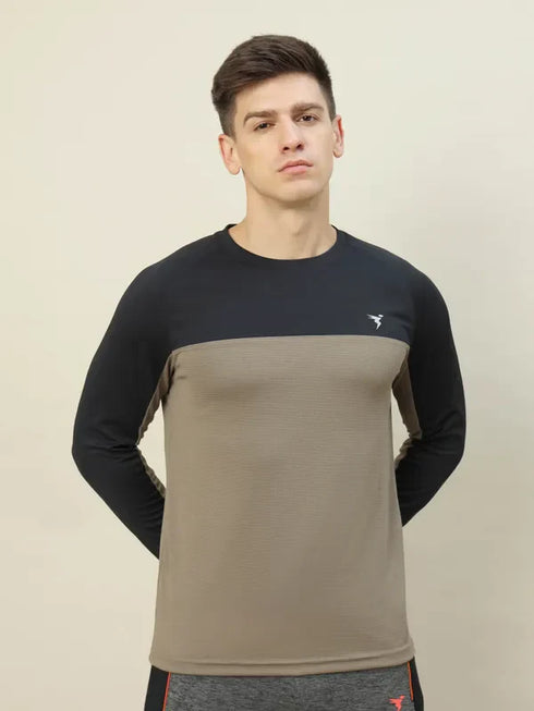 Men Colorblock Slim Fit Crew Neck T-shirt with TECHNO COOL+