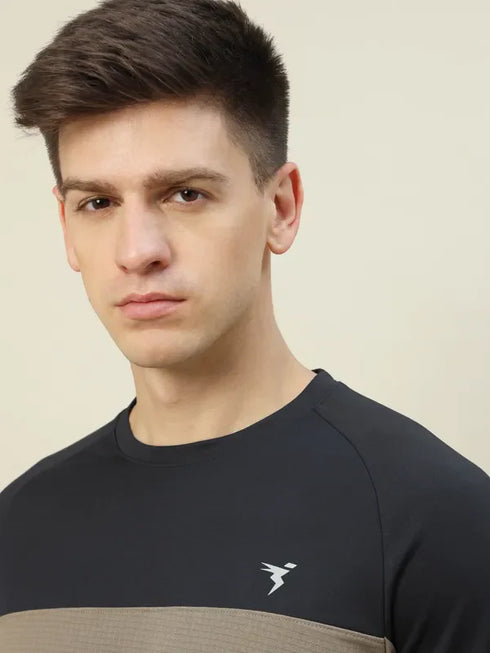 Men Colorblock Slim Fit Crew Neck T-shirt with TECHNO COOL+